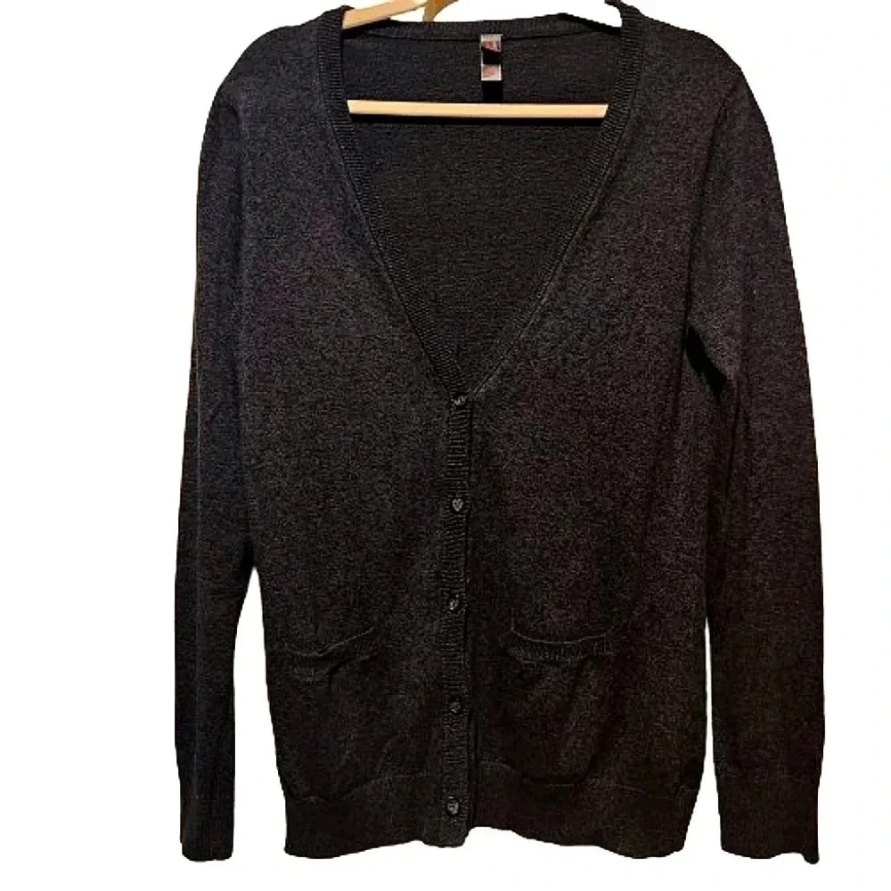 District Made dark gray v neck button up cardigan sweater w/pockets Size Large